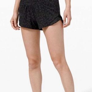 Lululemon Hotty hot shorts 2.5 inch inseam